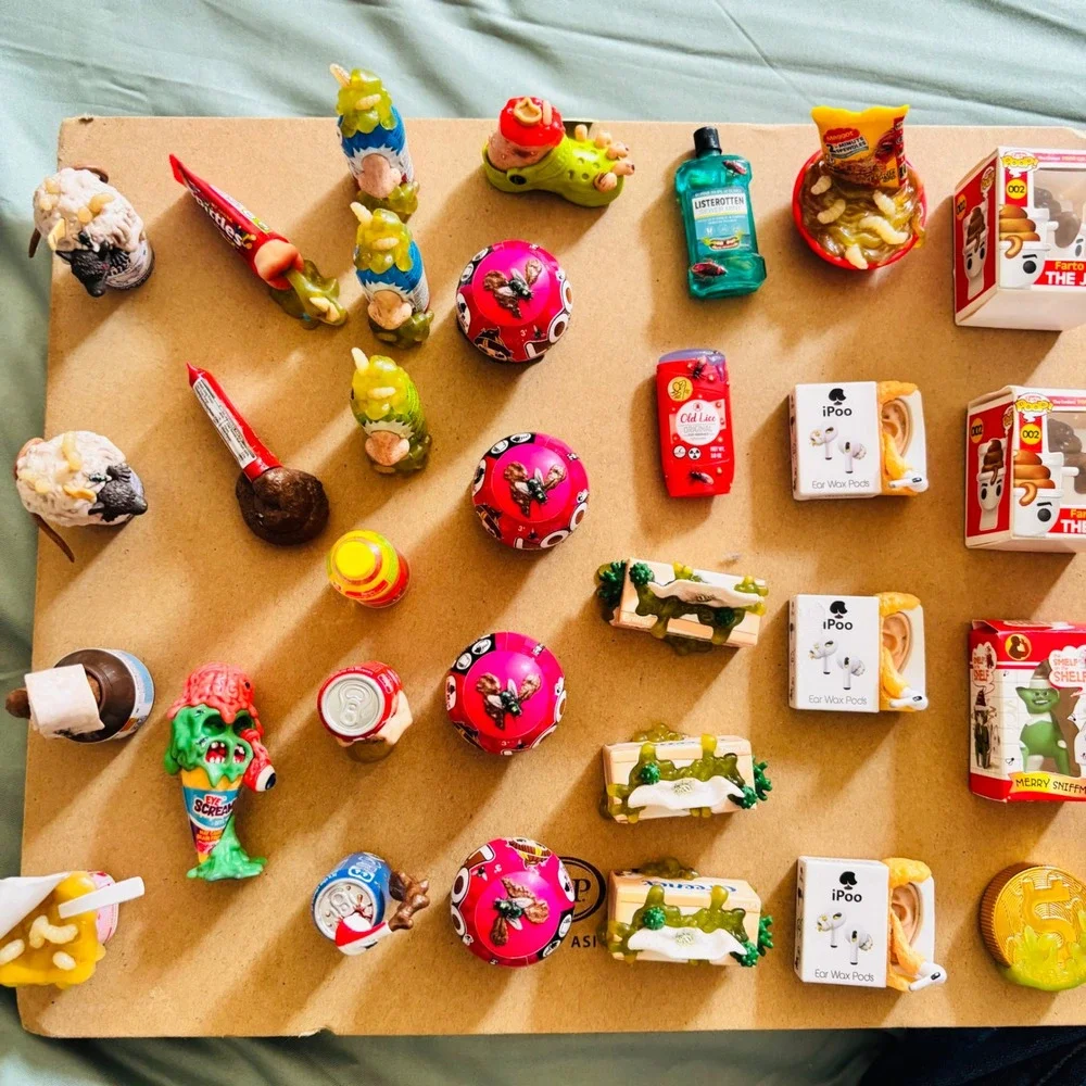 25pc Wacky Brands Gross Miniatures Lot iPoo Greenex Loo Surprise Zuru Parody